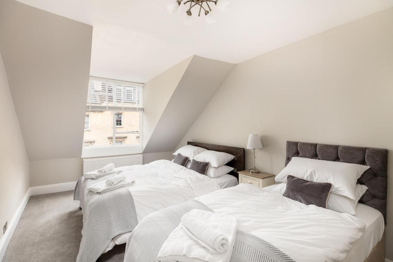 5 Bedroom Magnificent Georgian Townhouse- City Centre Bath Eksteriør billede