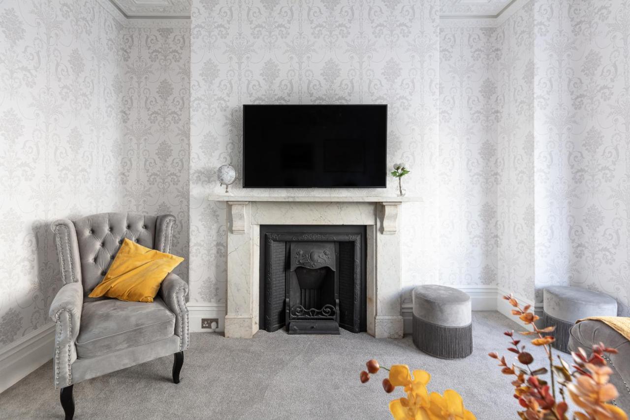 5 Bedroom Magnificent Georgian Townhouse- City Centre Bath Eksteriør billede
