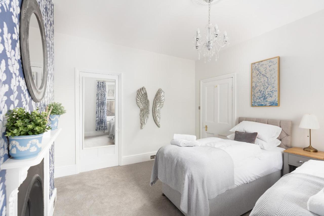 5 Bedroom Magnificent Georgian Townhouse- City Centre Bath Eksteriør billede
