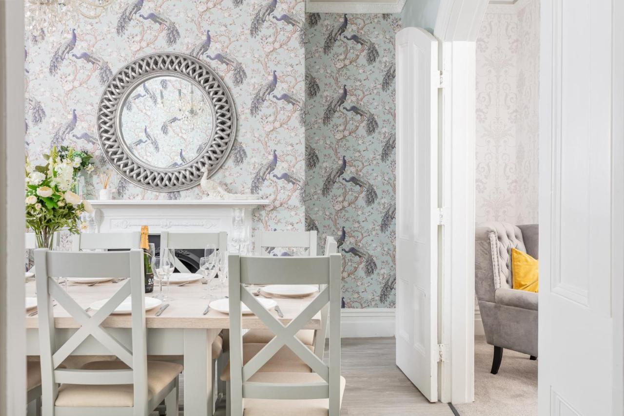 5 Bedroom Magnificent Georgian Townhouse- City Centre Bath Eksteriør billede