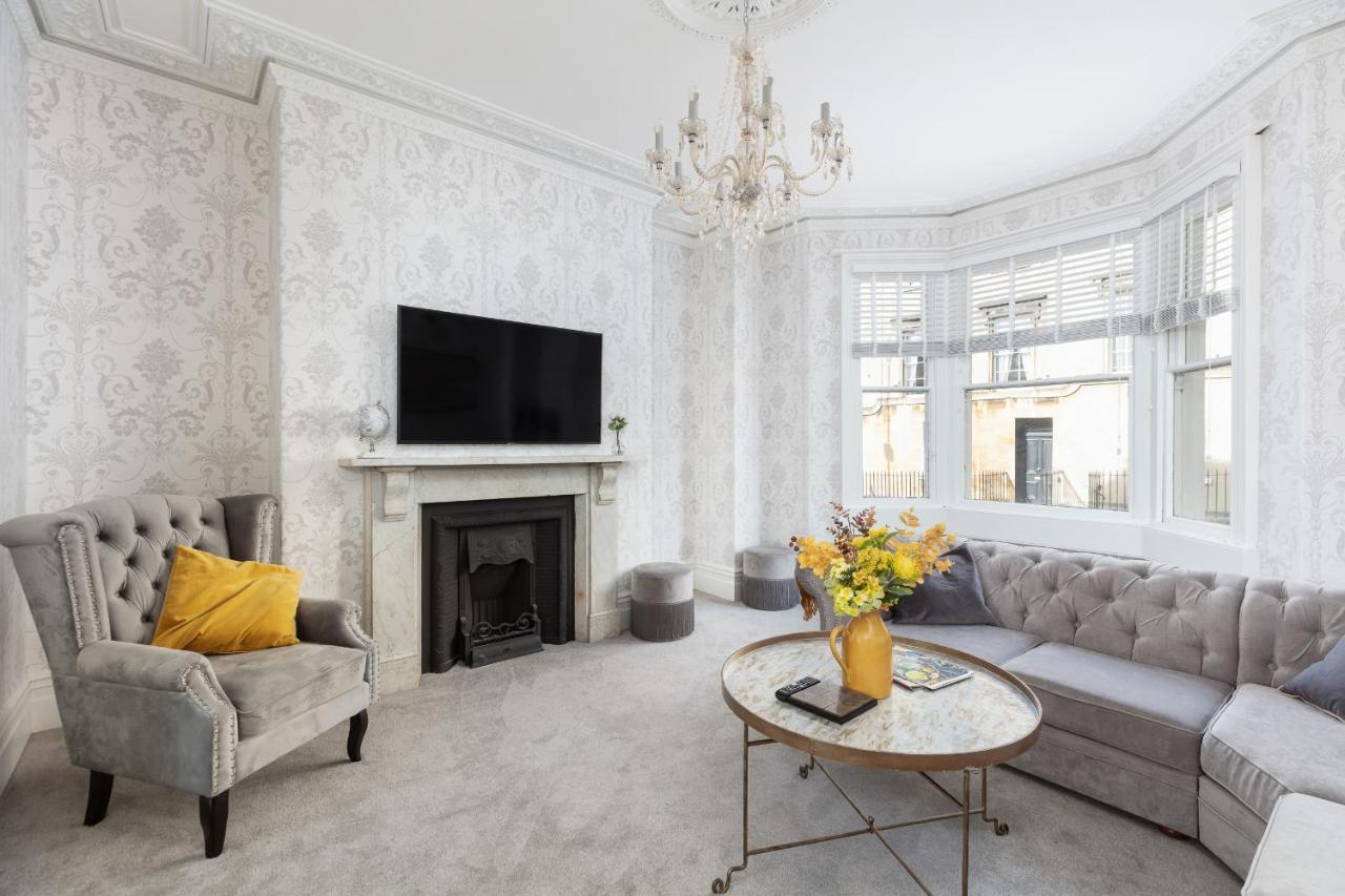 5 Bedroom Magnificent Georgian Townhouse- City Centre Bath Eksteriør billede