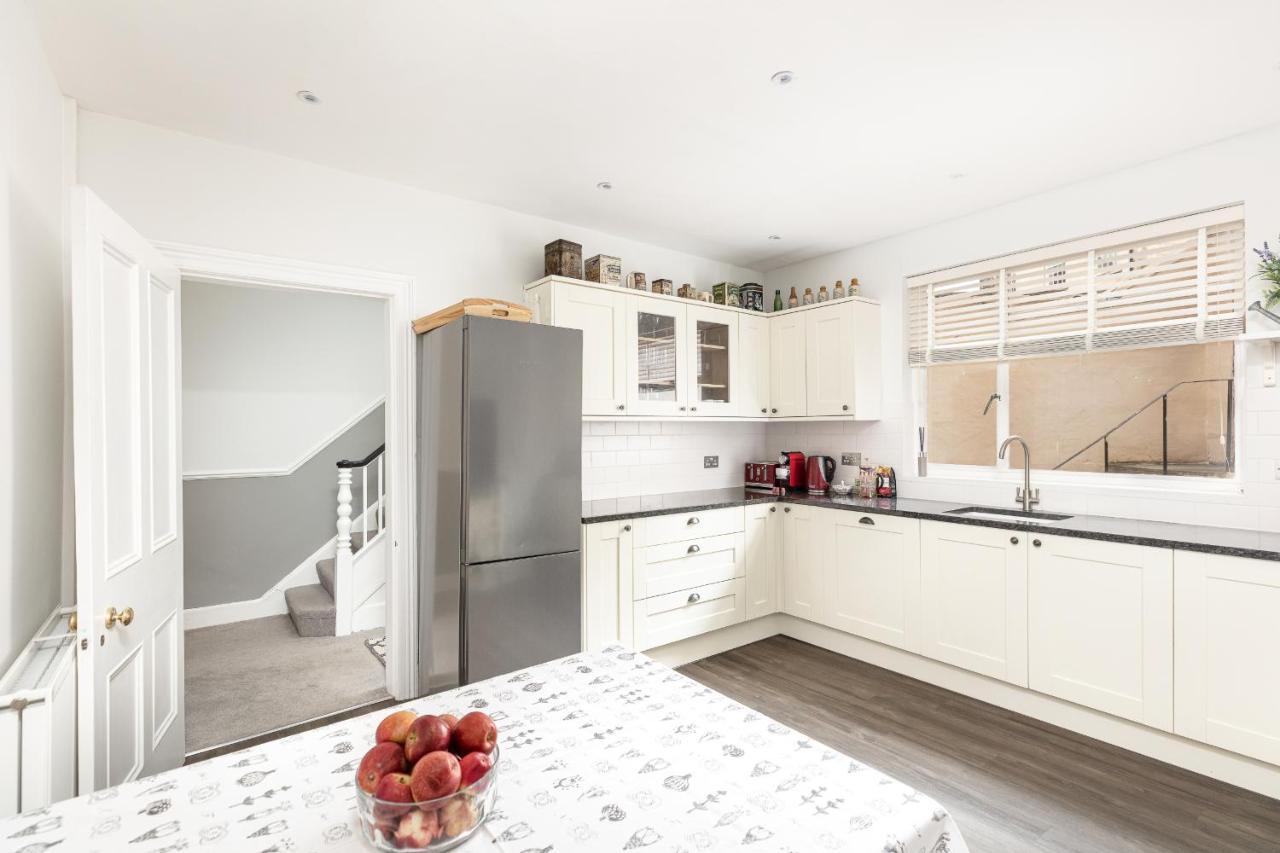 5 Bedroom Magnificent Georgian Townhouse- City Centre Bath Eksteriør billede