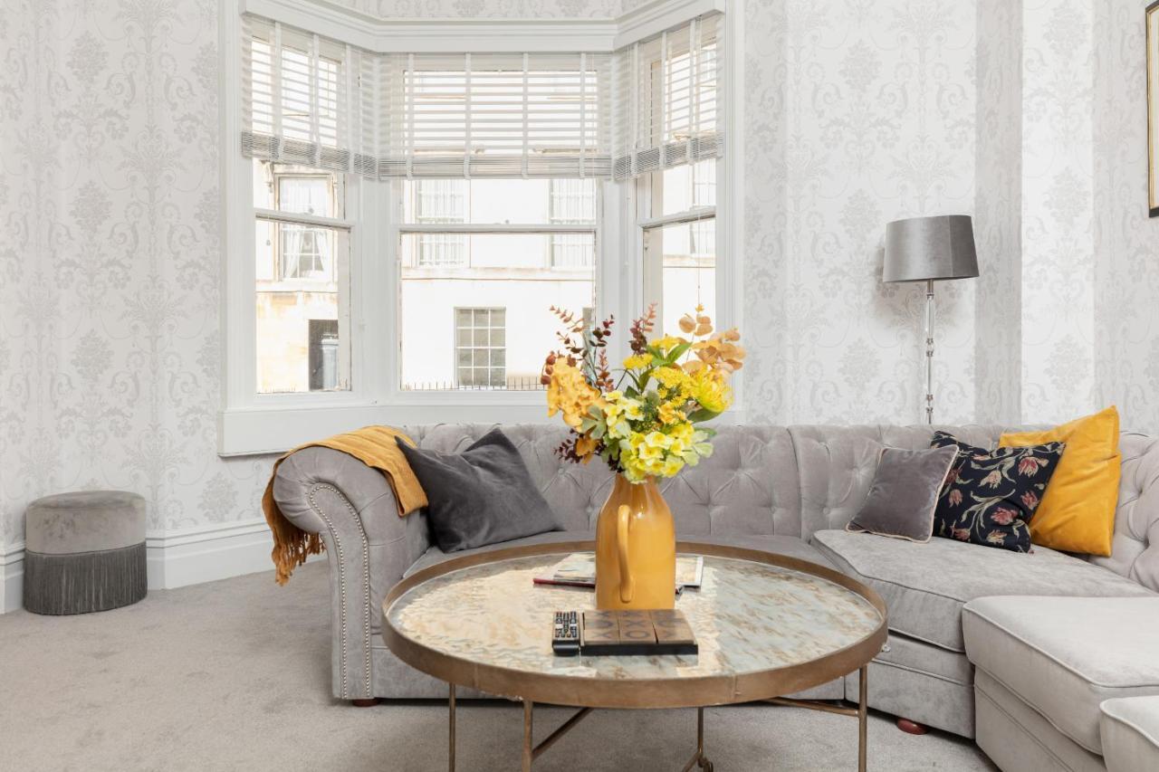 5 Bedroom Magnificent Georgian Townhouse- City Centre Bath Eksteriør billede